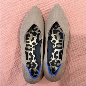 Rothy’s Point II flat in like new condition. Size 8